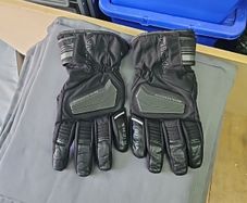 Richa gloves