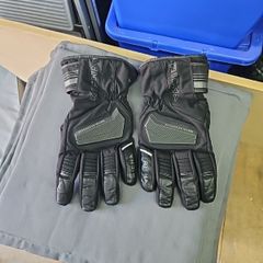 Richa gloves