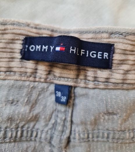 Tommy hilfiger comfo town cords Size 38/32 zip fly beige in excellent condition