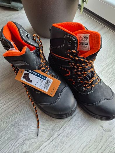 Portwest work boots