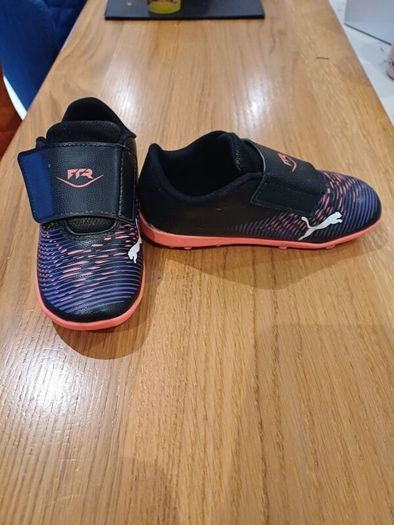 runners/football boots