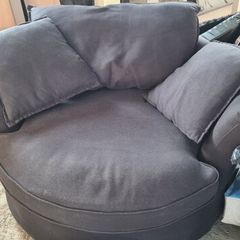 Swivel cuddle chair