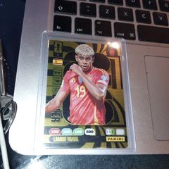 Lamine Yamal golden panini adrenalyn xl card