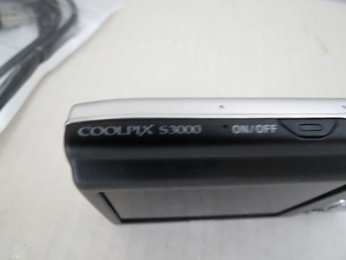 Camera Nikon Coolpix S3000