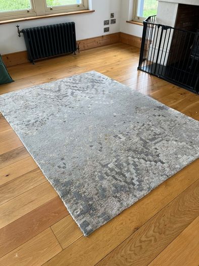 Rug 180cm x 245cm approximately