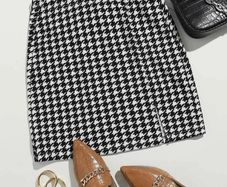 Split Hem Houndstooth Skirt