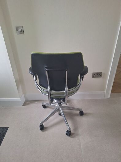 Humanscale Freedom Chair