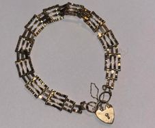 Vintage 9ct gold gate bracelet