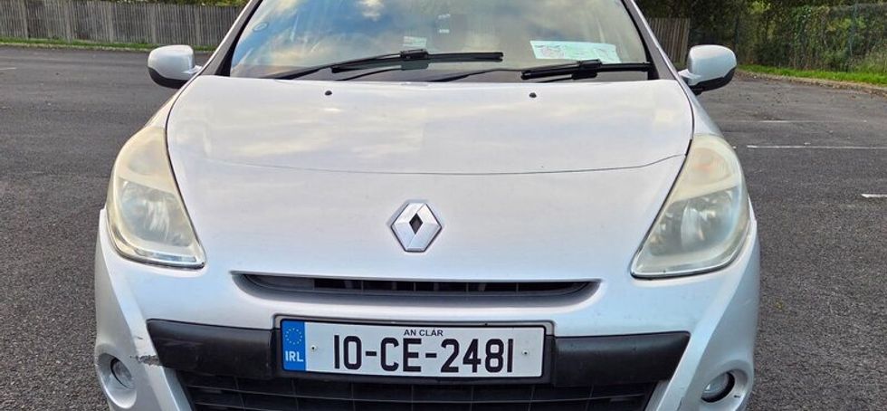 2010 Clio 1.2 Petrol avail. for sale until 28.10.