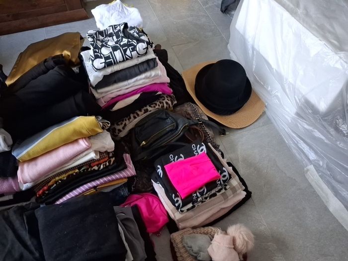 Ladys clothes bundle worth hundreds of euro