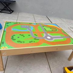 children play table