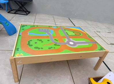 children play table