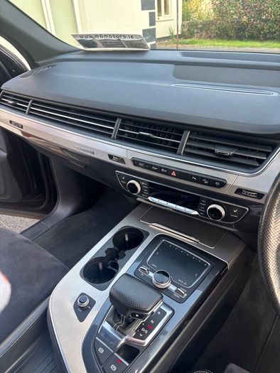 Audi Q7 Black Edition 7 Seats - 2018