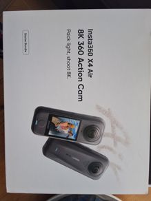 insta360 x4 air. starter Kit. two batteries. selfie stick