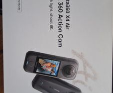 insta360 x4 air. starter Kit. two batteries. selfie stick