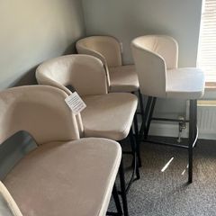 4 x Cream Dusty pink Velvet Bar Stools Excellent Condition