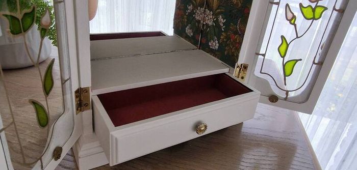 Jewellery box