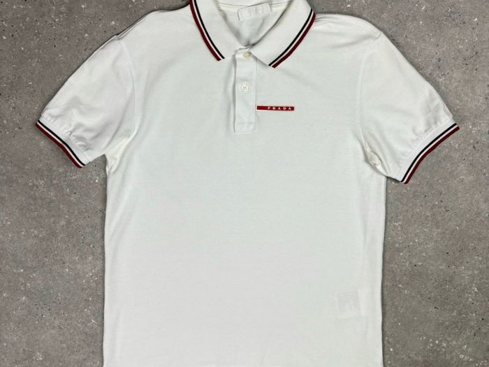 Prada tshirt L size (like new)