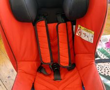 Axkid Minikid car seat