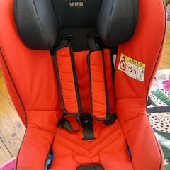 Axkid Minikid car seat