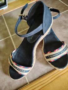Solid Wedge Sandals