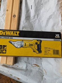 Dewalt DCS391n 18v Cordless Metal Shears