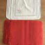6 red woven place mats and 4 napkins Image 4