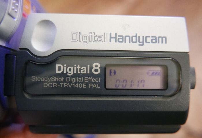 Sony Digital Handycam DCR-TRV140E PAL - Digital 8 Camcorder