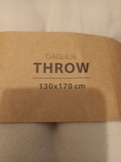 Cosy Ecru throw