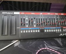 Roland JU-06