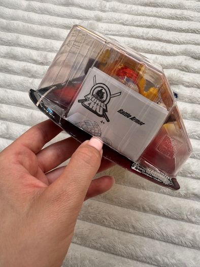 Kung Zhu Pet Special Forces Battle Armor RockO / Dune Tracker new Damaged box Please look at the pictures