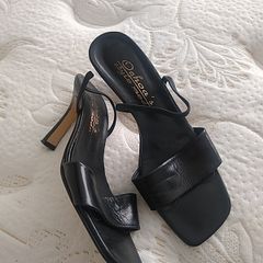 black comfy shoes