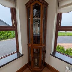 Glass corner display cabinet