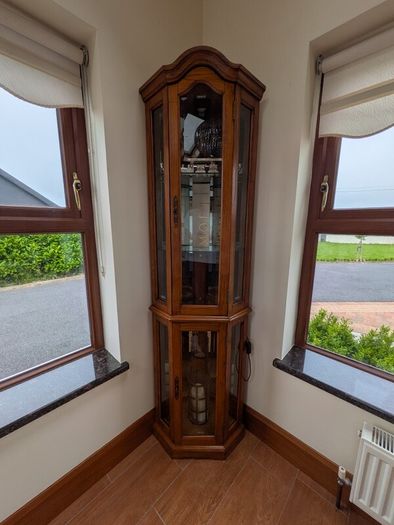 Glass corner display cabinet