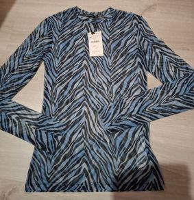 New Stradivarius top size M