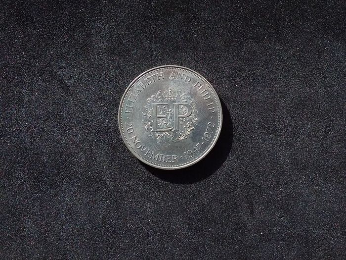 1972 Queen Elizabeth II and Prince Philip Silver Wedding Crown