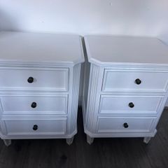 Bedside lockers pair