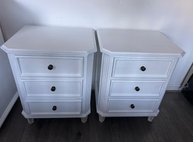 Bedside lockers pair