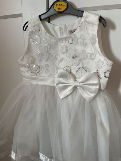 White baby girls dress size 24 months