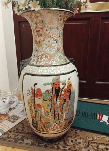 Large Chinese vase- 27inches height, 20 inches width