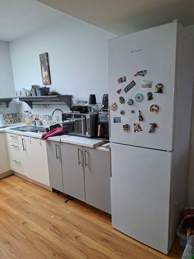 Kitchen, fridge freezer, dining table & chairs