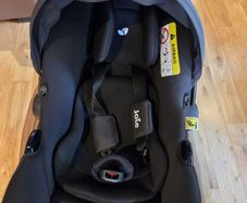 Joie i-Snug 2 + i-Base Encore Swivel Base - Excellent Condition