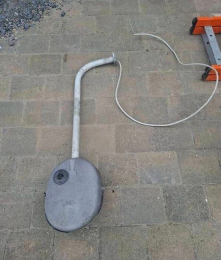 Old Yard Light