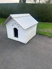 Dog kennel