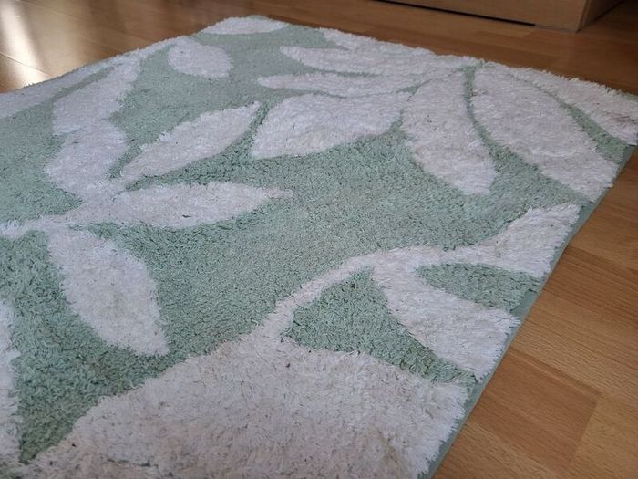 Soft floral rug, 129x78cm