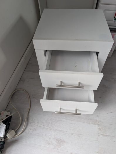 Small bedside locker and long overhead press