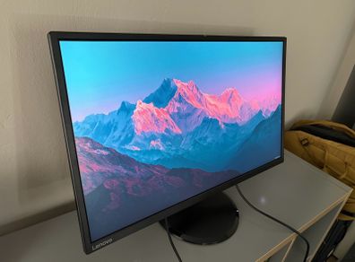 Lenovo C32q-20 31.5-inch QHD Monitor IPS 75hz Freesync