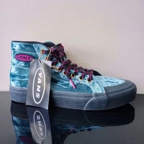 Vans Men's Sk8-Hi 138 Decon Alex Knost/Lee-Ann Curren in Beautiful Velvet