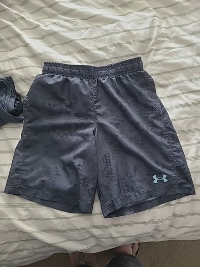 Navy Under Armour shortset