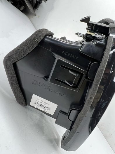 2011 Nissan Juke Dashboard Centre Air Vents With Surround Trim 687501ke0a A2l5b1s